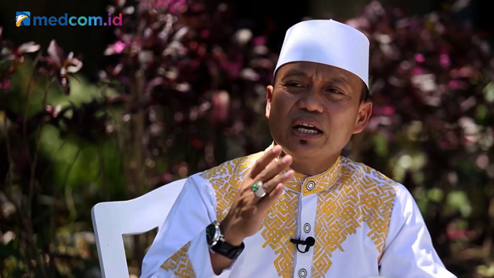 Kultum: Hukum Membaca Alquran Lewat HP