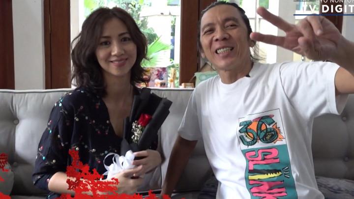 Peringati Hari Kartini, Personel Slank Berikan Bunga untuk Istri