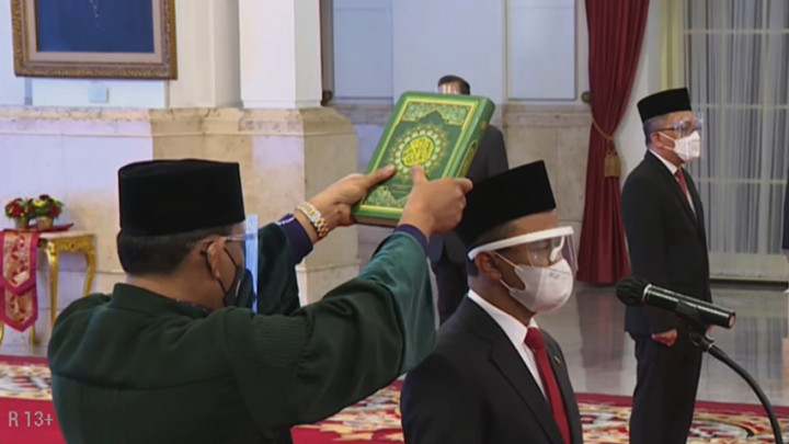 Jokowi Lantik Mendikbud-Ristek, Menteri Investasi dan Kepala BRIN