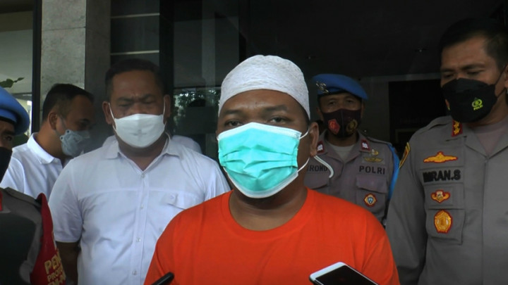 Polisi Tangkap Pembuat Hoaks Penangkapan Babi Ngepet di Depok