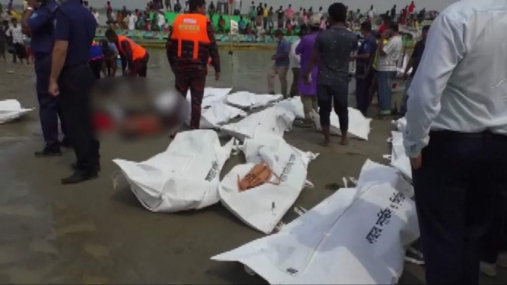 Speedboat Tabrak Kapal Kargo di Bangladesh, 26 Orang Tewas