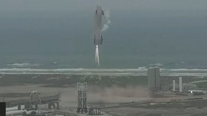 Uji Coba Kelima, Roket SpaceX Berhasil Mendarat Tanpa Ledakan