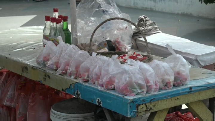 TPU Ditutup, Pedagang Kembang Kehilangan Pendapatan