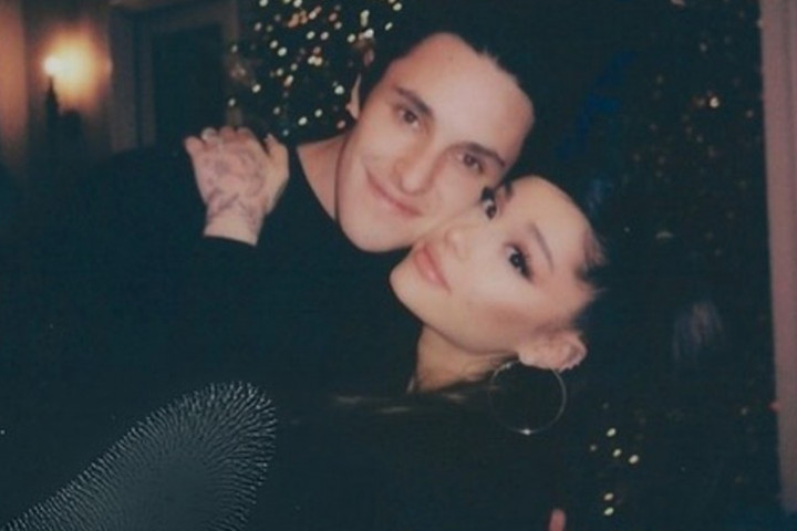 Ariana Grande Resmi Menikah dengan Dalton Gomez