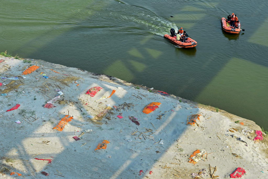 Alasan India Buang Jenazah Covid-19 ke Sungai Suci
