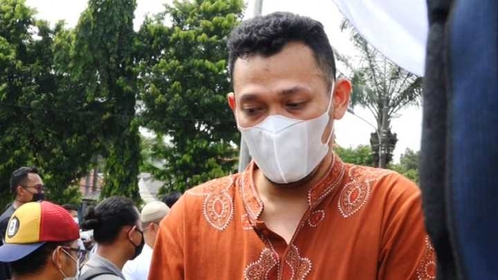 Adik Markis Kido: Pagi-pagi Masih Sarapan Sama Mama di Luar