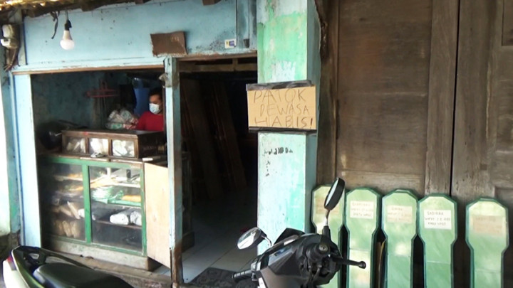 Penjual Batu Nisan di Kudus Kehabisan Stok