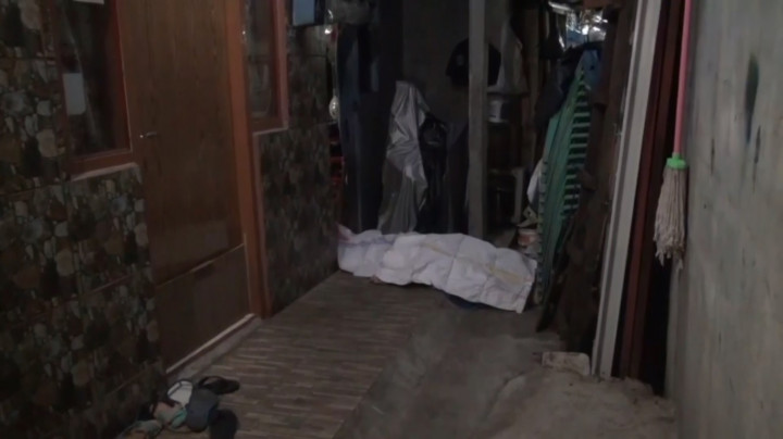 Ambulans Tak Kunjung Datang, Jenazah COVID-19 Tergeletak di Teras Rumah