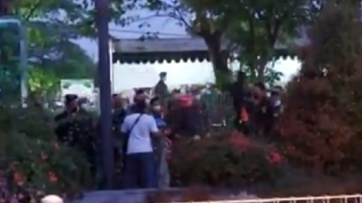 Tolak Tes Swab, Pengendara Kembali Ricuh Terobos Penyekatan di Suramadu