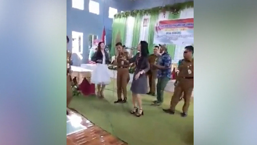 Bupati Grobogan Kecewa dengan Kadesnya yang Menggelar Dangdutan