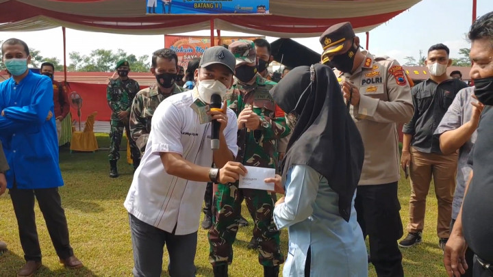 Vaksin Dapat Hadiah Uang Tunai