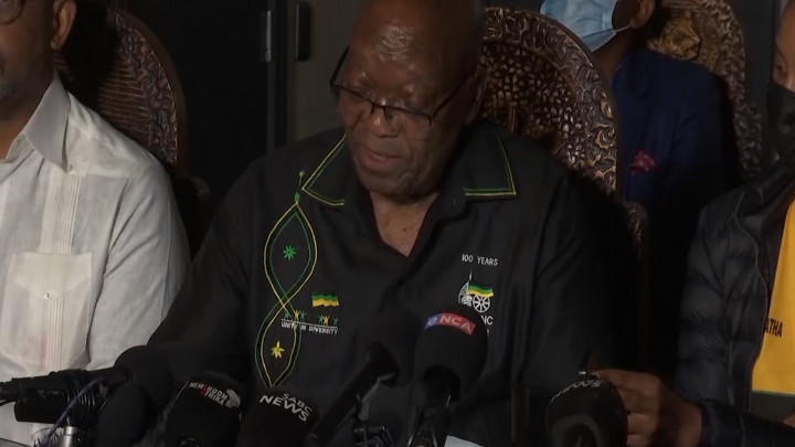 Mantan Presiden Afrika Selatan Jacob Zuma Menyerahkan Diri ke Polisi