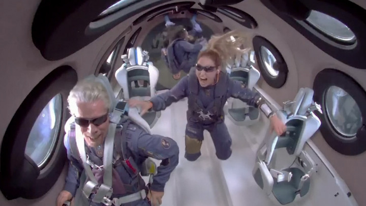 Berhasil Terbang ke Luar Angkasa, Richard Branson: <i>Oh My God, It's So Spectacular</i>