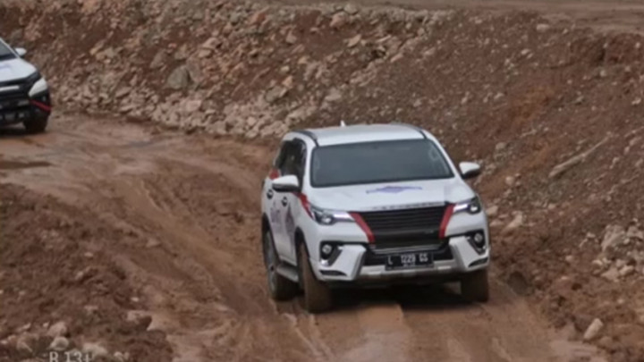 BAKTI untuk Negeri: Menuju Indonesia Digital 2024