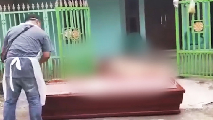 Pasien COVID-19 Meninggal Tergeletak di Teras Rumahnya