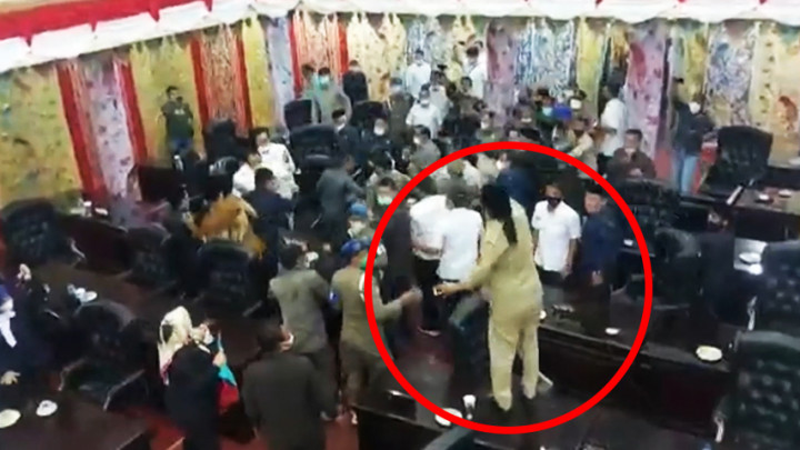 Pesan untuk Anggota Dewan yang Terhormat