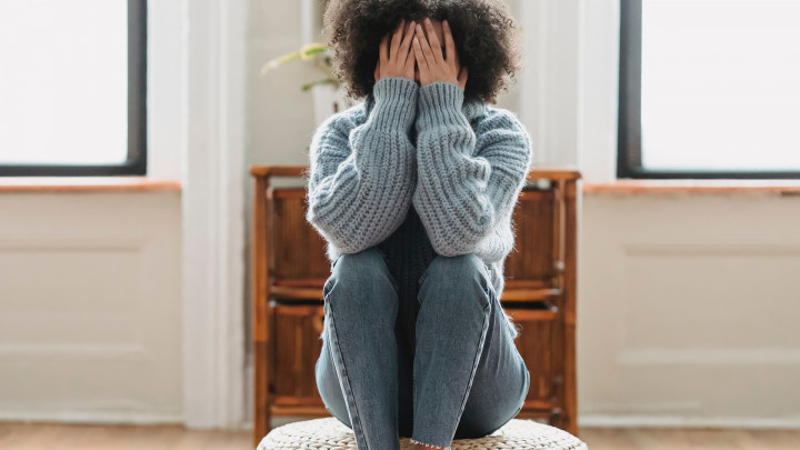 Generasi Sandwich Rentan Alami Masalah Kesehatan Mental, Begini Cara Mengatasinya!