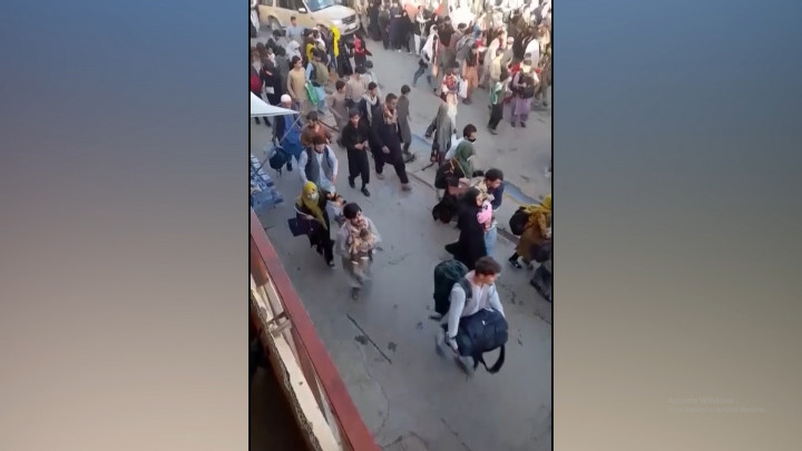 Detik-detik Sebelum Bom, Warga Berlarian Selamatkan Diri dari Tembakan