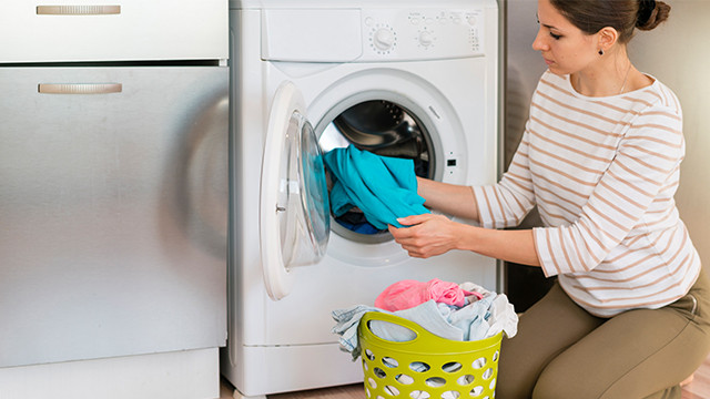 Hindari 4 Kesalahan Ini Agar Pakaian Tidak Rusak saat Dicuci