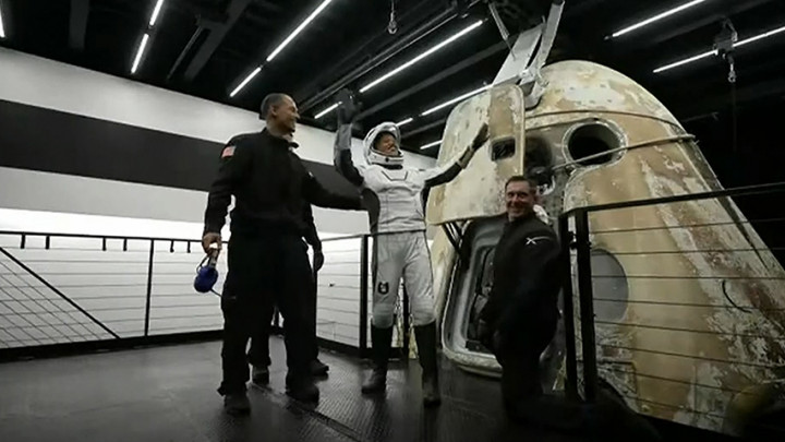 Empat Turis SpaceX Berhasil Mendarat dengan Mulus di Lepas Pantai Florida