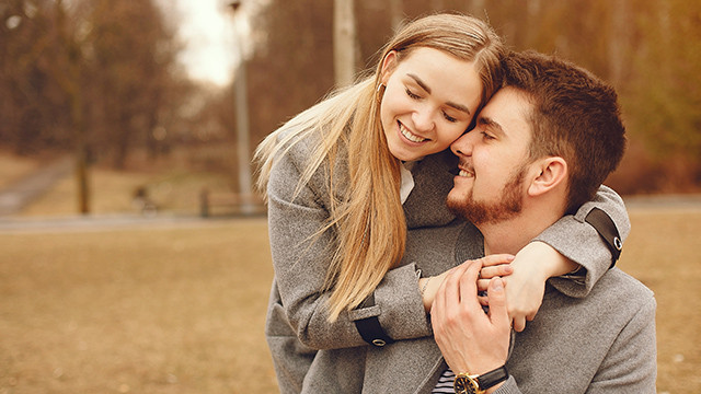 Lakukan 5 Hal Ini Agar Hubunganmu Tetap Romantis