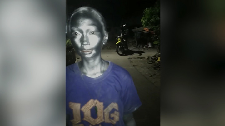 Tega, Ibu dan Bayi Manusia Silver