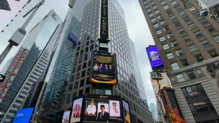 Keren, Pemuda Surabaya Perkenalkan Desa Wisata di New York Times Square