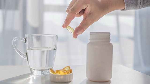 Ingin Membeli Vitamin dan Suplemen secara Daring? Perhatikan Hal Ini