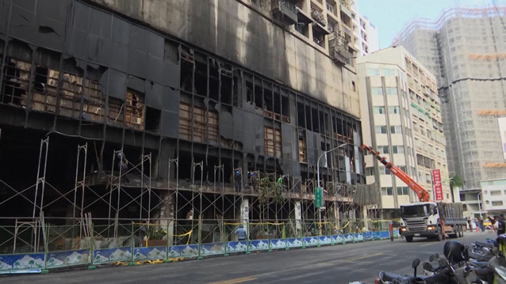 Gedung 13 Lantai di Taiwan Kebakaran, 46 Orang Meninggal