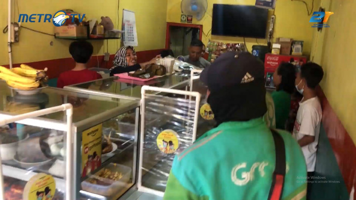 Antusias Warga Kunjungi Warteg Gratis HUT ke-21 Metro TV di Hari Kedua