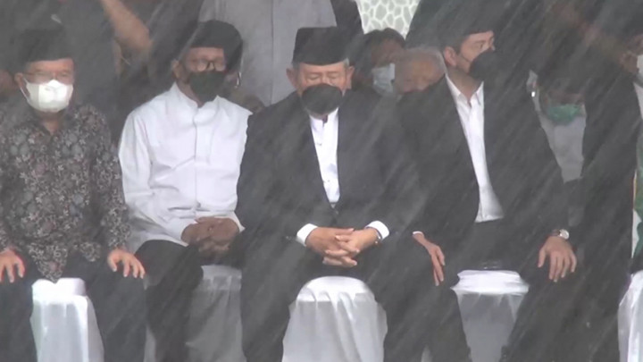 Jokowi Perintahkan Dua Dokter Kepresidenan Dampingi SBY