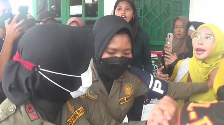 Penertiban Pasar Lelo Berujung Ricuh