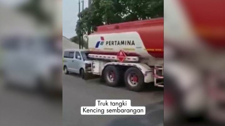 Viral! Video Truk BBM Pertamina ‘Kencing Sembarang’ di Jawa Tengah