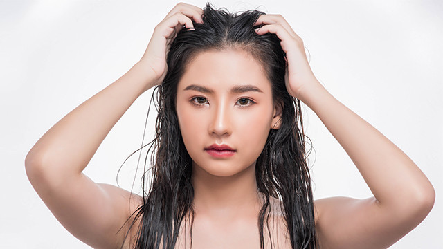 Rambut Rentan Lepek, Ini 5 Cara Merawat Rambut saat Musim Hujan