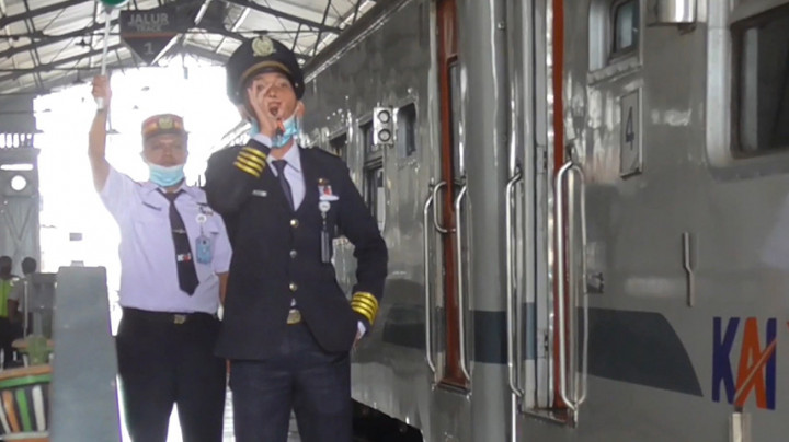 Memperingati Hari Pahlawan, PT KAI Bagikan Tiket Perjalanan Jarak Jauh Gratis