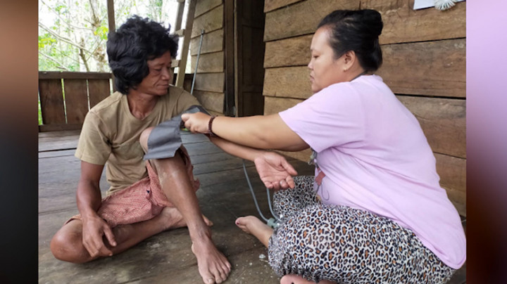 Inspiratif, Pengabdian Bidan Mariya Kristiana pada Suku Anak Dalam
