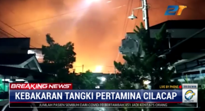 Tangki Pertamina di Cilacap Terbakar Diduga Akibat Tersambar Petir