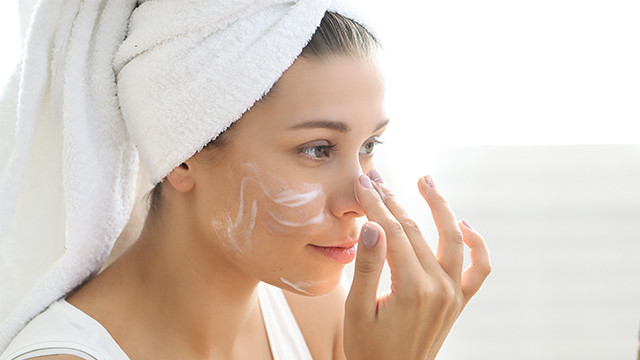 Tips Pemakaian Krim Anti Aging yang Tepat