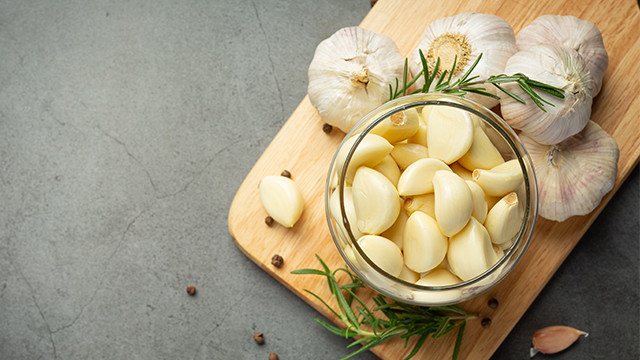 Bisa Hilangkan Komedo, Ini 4 Manfaat Bawang Putih untuk Kecantikan Kulit