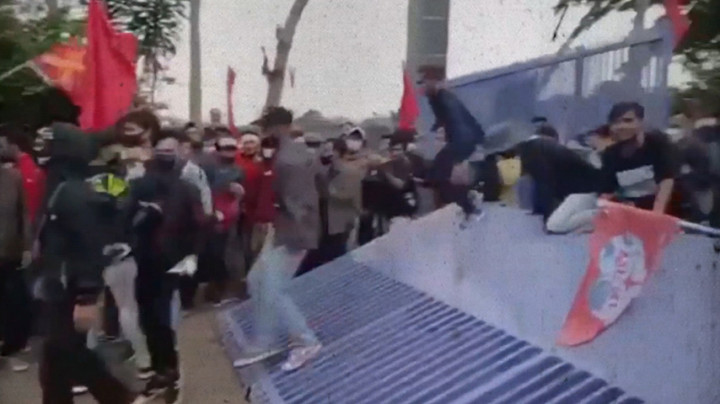 Aksi Unjuk Rasa Buruh di Brebes Diwarnai Kericuhan