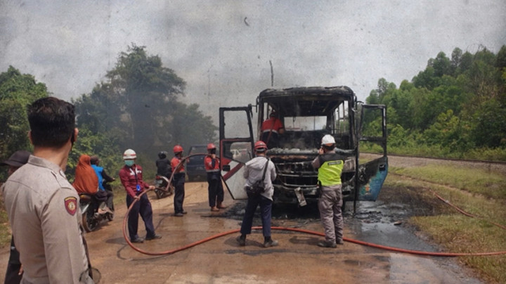 Bus Vaksinasi Covid-19 di Muara Enim Terbakar, Ratusan Dosis Vaksin Hangus