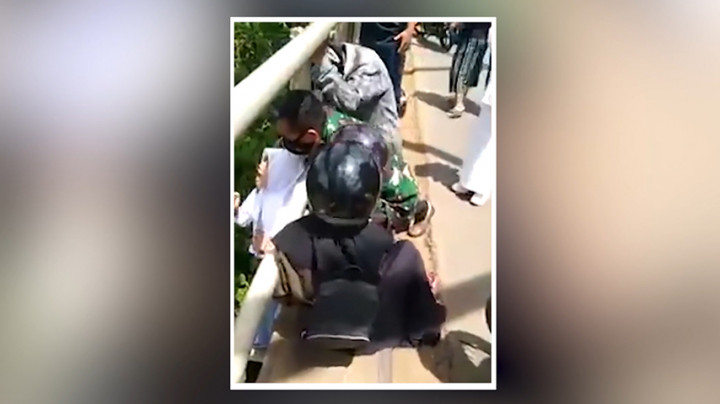 Aksi Babinsa Selamatkan Remaja Ingin Akhiri Nyawa di Lampung