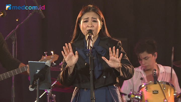 Cokelat x Astrid - WAJAR | Medcom 4th Nite