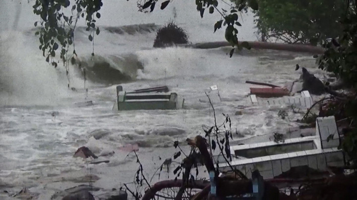 Dihantam Banjir Rob dan Gelombang Pasang, Ratusan Makam di Sulbar Porak Poranda