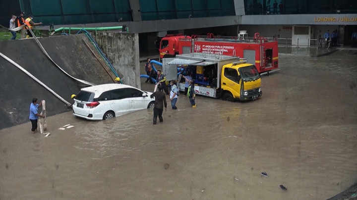 Intensitas Hujan Tinggi, Terminal 3 Bandara Soetta Terendam Banjir