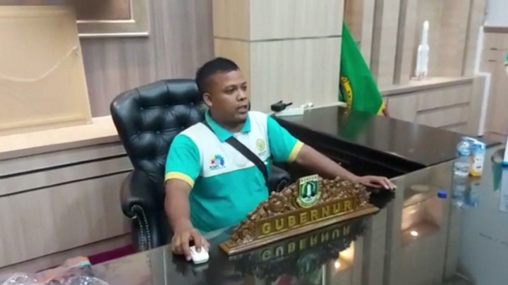 Kecewa dengan UMK Banten Hanya Naik 1 persen, Buruh Acak-acak Ruang Kerja Gubernur