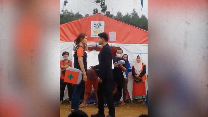 Bikin Geram! Pengungsian Korban Erupsi Semeru Dijadikan Tempat Syuting Sinetron