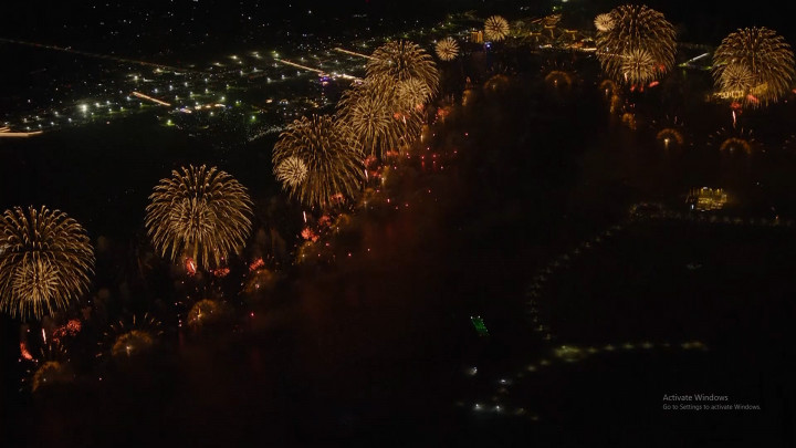 Pecahkan Rekor Dunia, UEA Bikin Pertunjukan Drone Kembang Api Spektakuler