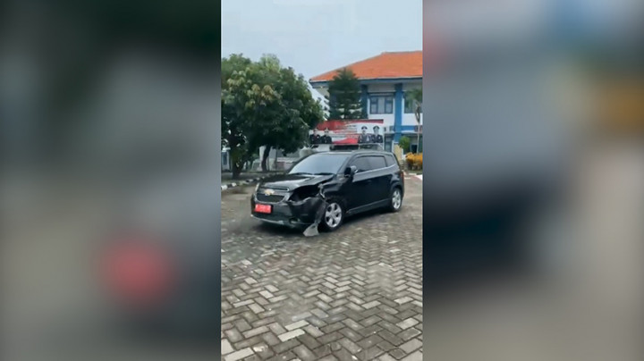 Mobil yang Dicuri Deteni Asal Palestina Ditemukan di Area Parkir Masjid