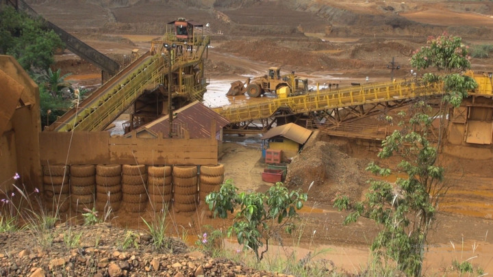 Presiden Jokowi Cabut Izin Ribuan Usaha Pertambangan dan Perkebunan